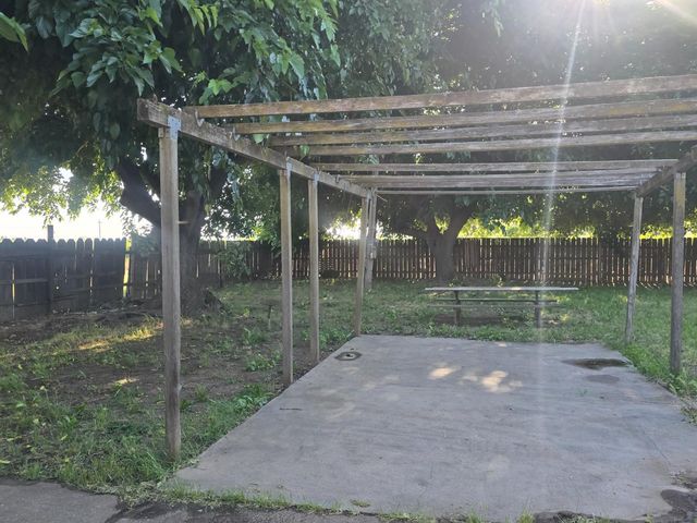 5206 E Jahant Rd, Acampo, CA 95632