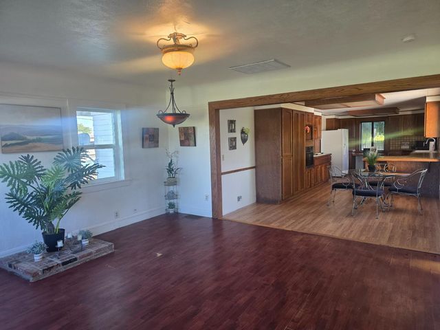 5206 E Jahant Rd, Acampo, CA 95632