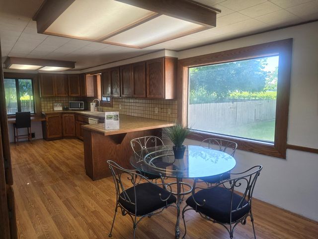 5206 E Jahant Rd, Acampo, CA 95632