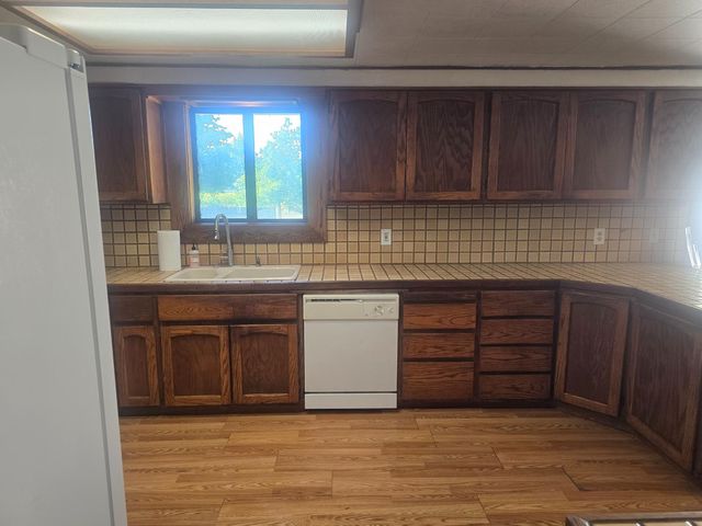 5206 E Jahant Rd, Acampo, CA 95632