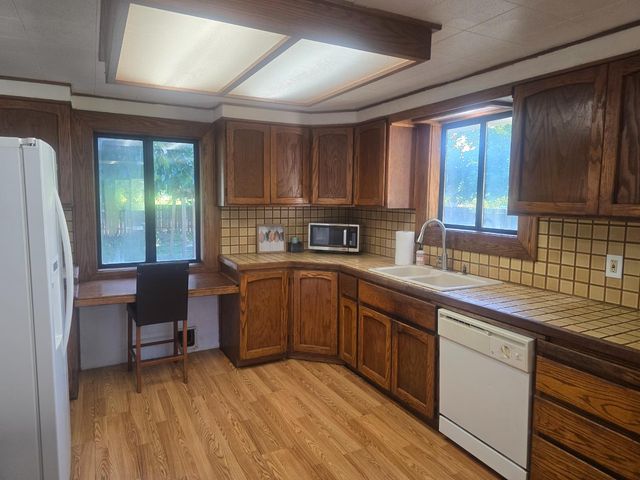 5206 E Jahant Rd, Acampo, CA 95632