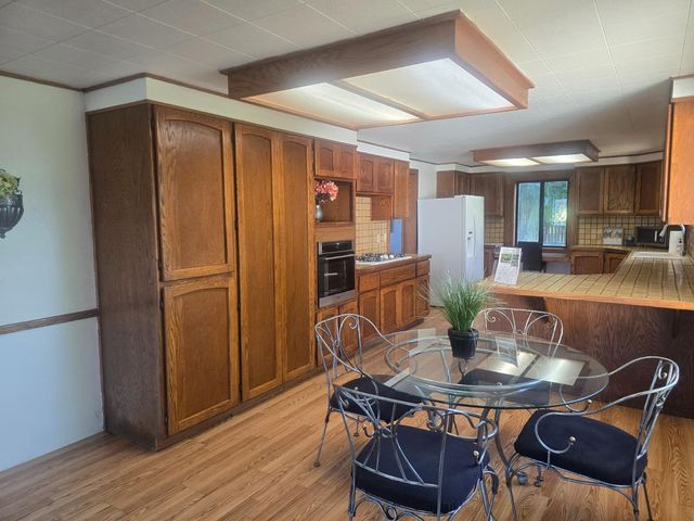 5206 E Jahant Rd, Acampo, CA 95632