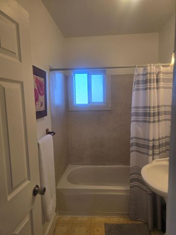 5206 E Jahant Rd, Acampo, CA 95632