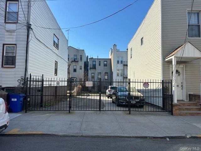 2544 22nd Street, Astoria, NY 11102