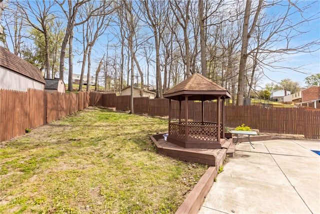 5934 Dashwood Dr, Bethel Park, PA 15102