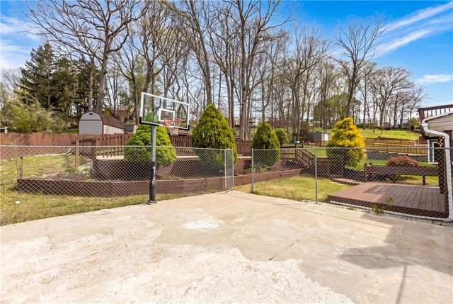 5934 Dashwood Dr, Bethel Park, PA 15102