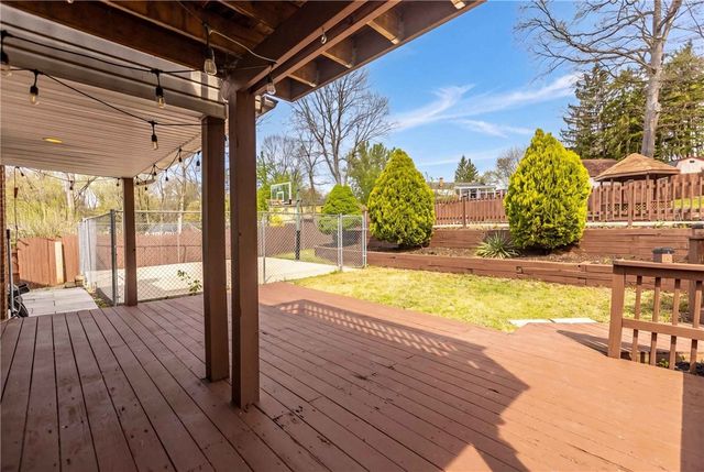 5934 Dashwood Dr, Bethel Park, PA 15102