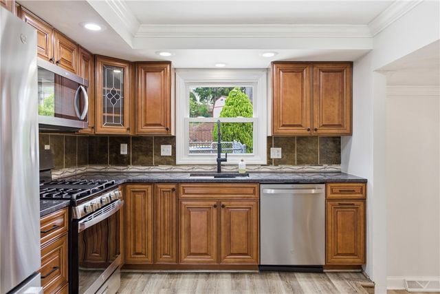 5934 Dashwood Dr, Bethel Park, PA 15102