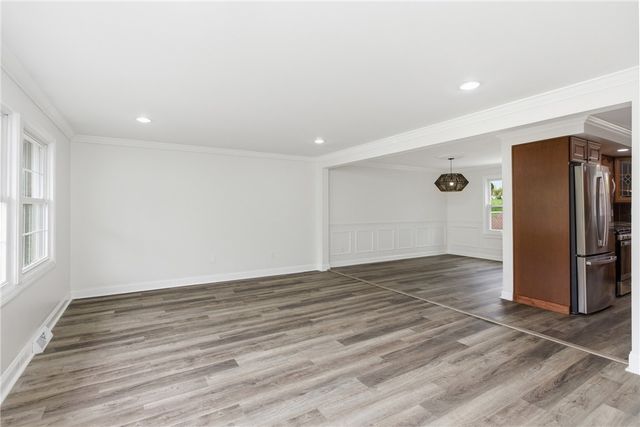 5934 Dashwood Dr, Bethel Park, PA 15102