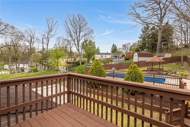 5934 Dashwood Dr, Bethel Park, PA 15102