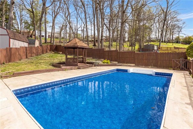 5934 Dashwood Dr, Bethel Park, PA 15102