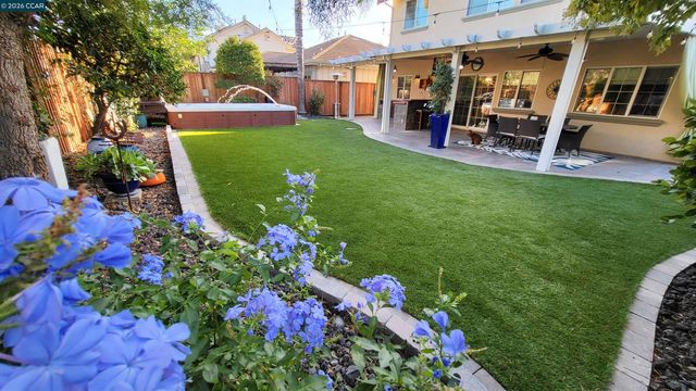 906 Scenic Ct, Brentwood, CA 94513