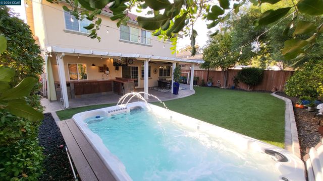 906 Scenic Ct, Brentwood, CA 94513