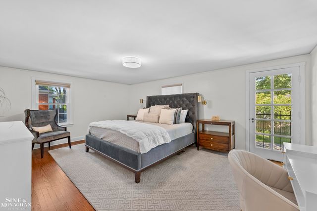 8 Radnor Circle, Grosse Pointe Farms, MI 48236