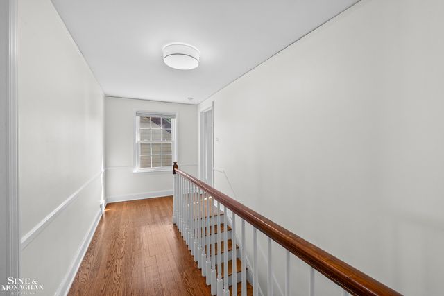 8 Radnor Circle, Grosse Pointe Farms, MI 48236