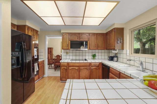 25638 West Camino Vista, Hayward, CA 94541