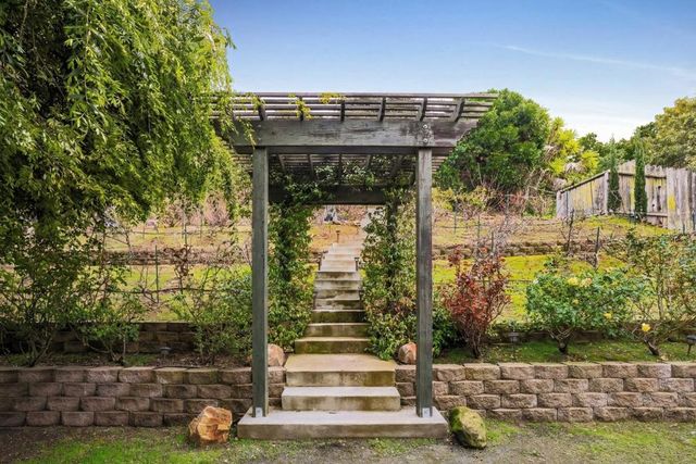 25638 West Camino Vista, Hayward, CA 94541