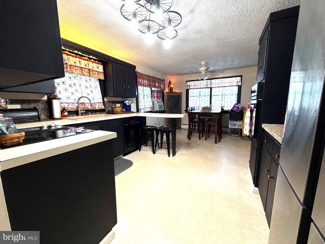 2389 QUARRY RD, Lebanon, PA 17046
