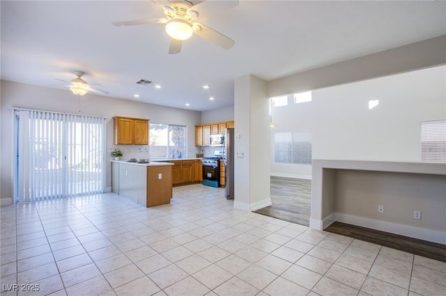 8644 Emerald Grove Way, Las Vegas, NV 89123