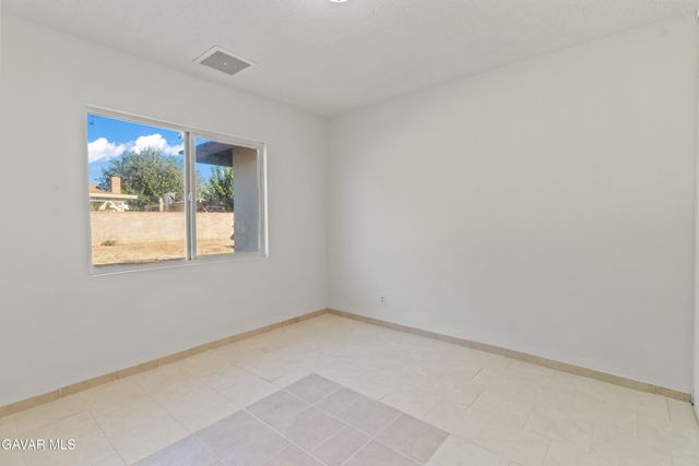 44338 W 23rd Street, Lancaster, CA 93536