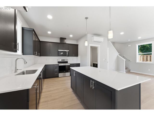 4750 N VANDERBILT St, Portland, OR 97203