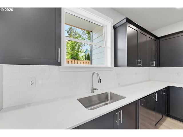 4750 N VANDERBILT St, Portland, OR 97203