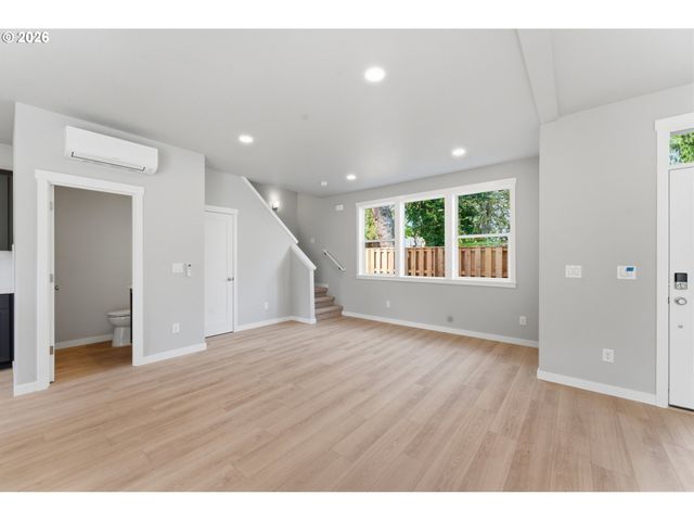 4750 N VANDERBILT St, Portland, OR 97203