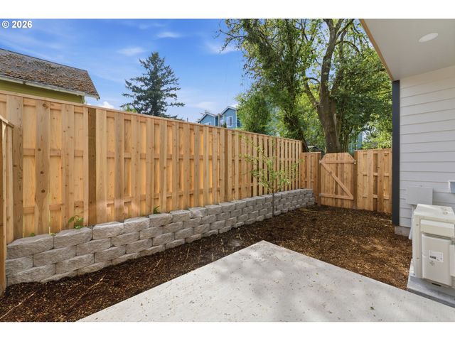 4750 N VANDERBILT St, Portland, OR 97203