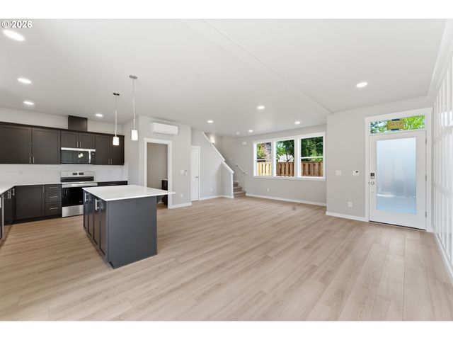 4750 N VANDERBILT St, Portland, OR 97203