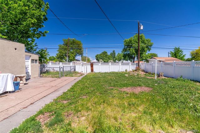 1611 Englewood Drive, Pueblo, CO 81005