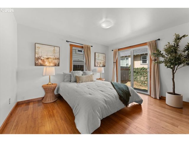 223 N IVY St, Portland, OR 97227