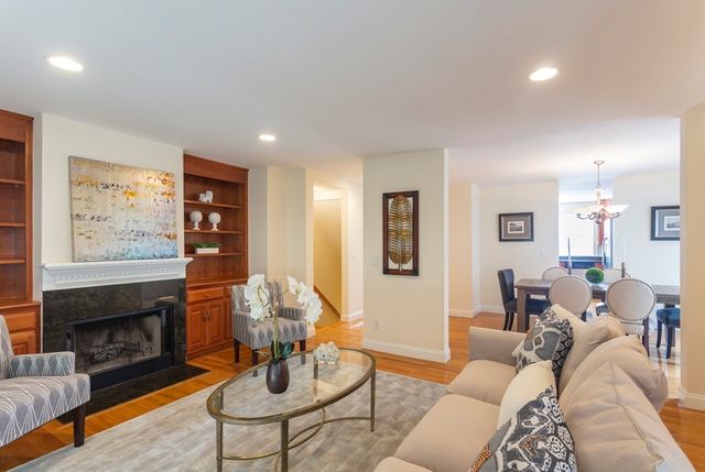 1077 Boylston St, Newton, MA 02461