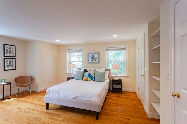 1077 Boylston St, Newton, MA 02461