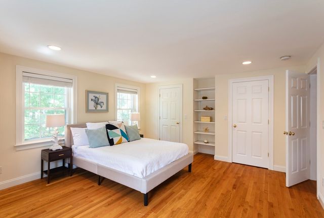 1077 Boylston St, Newton, MA 02461