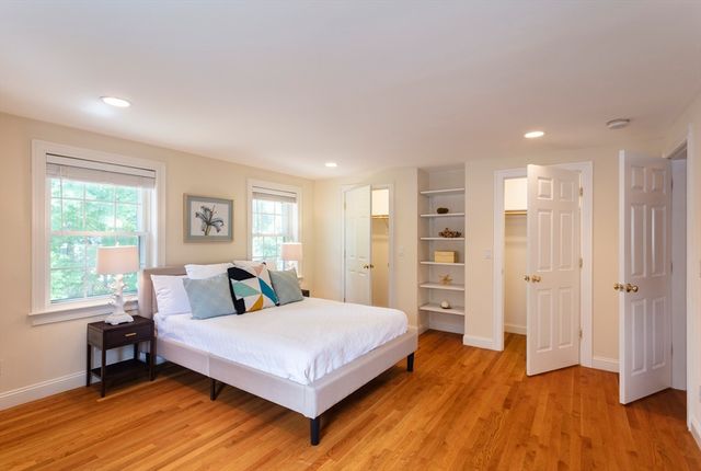 1077 Boylston St, Newton, MA 02461