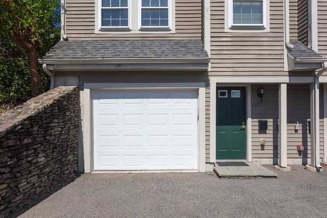 1077 Boylston St, Newton, MA 02461