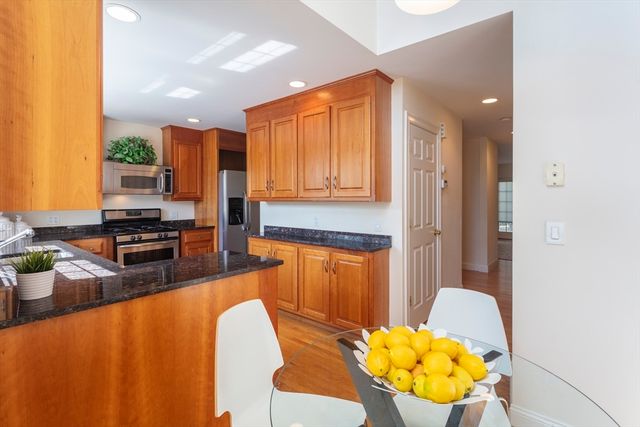 1077 Boylston St, Newton, MA 02461