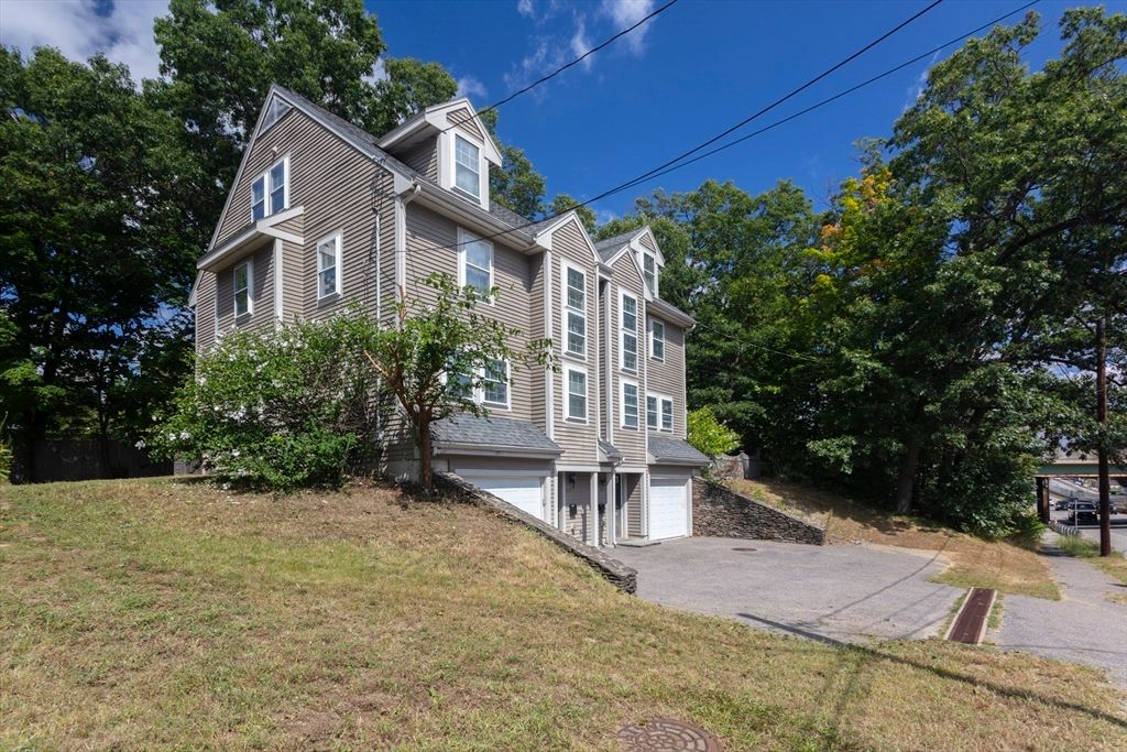 1077 Boylston St, Newton, MA 02461