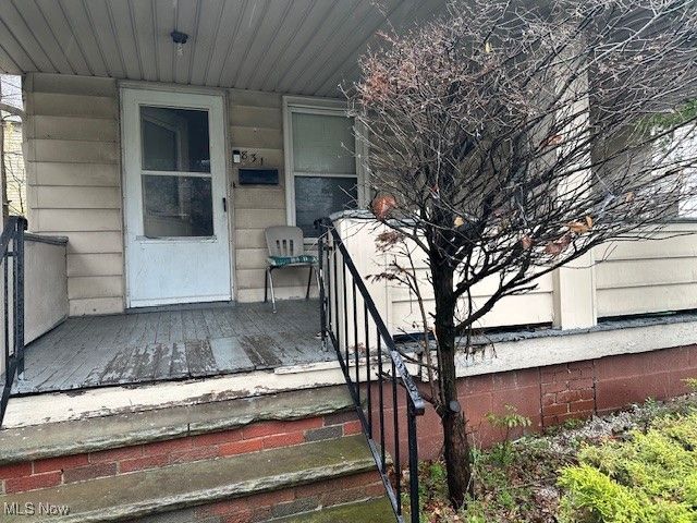 831 London Road, Cleveland, OH 44110