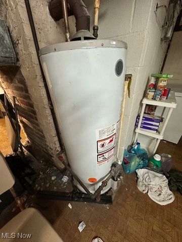 831 London Road, Cleveland, OH 44110