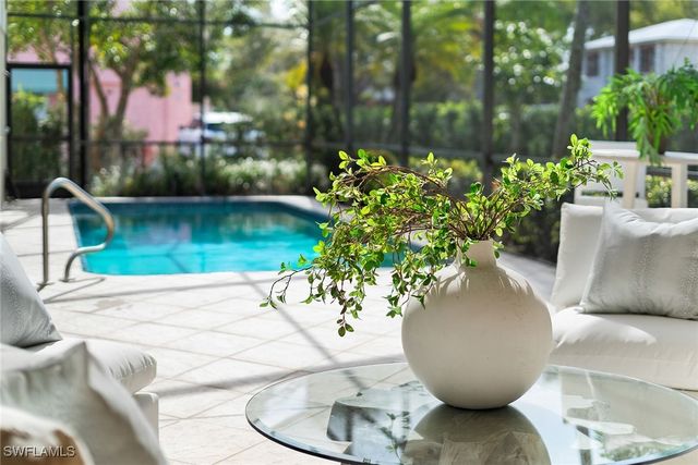 416 3rd AVE N, Naples, FL 34102