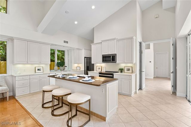 416 3rd AVE N, Naples, FL 34102