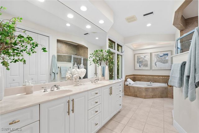 416 3rd AVE N, Naples, FL 34102