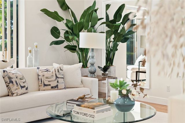 416 3rd AVE N, Naples, FL 34102