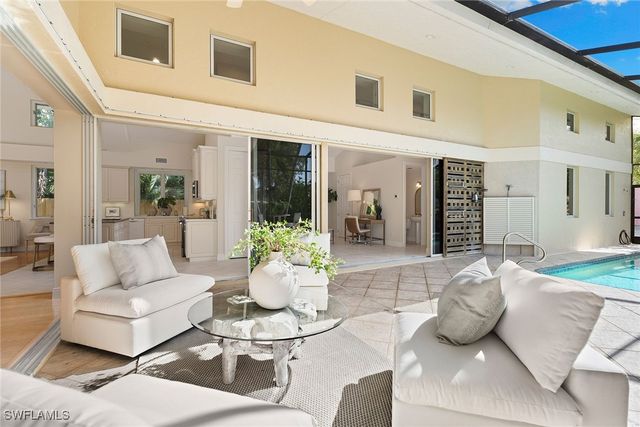 416 3rd AVE N, Naples, FL 34102