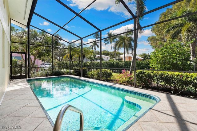 416 3rd AVE N, Naples, FL 34102