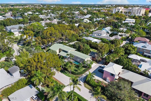 416 3rd AVE N, Naples, FL 34102