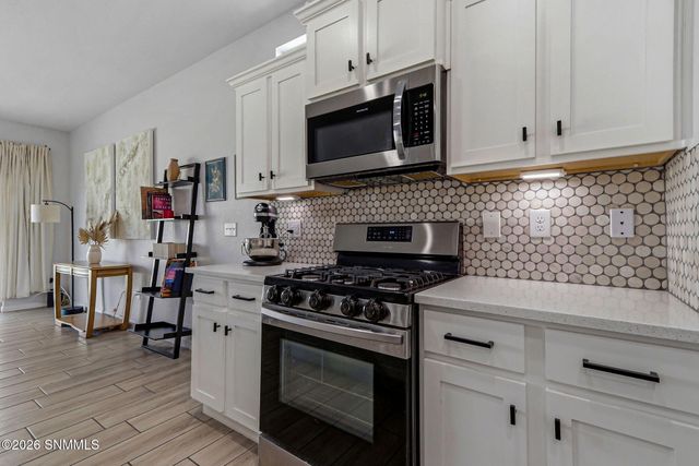 6054 Silver Park Avenue, Santa Teresa, NM 88008