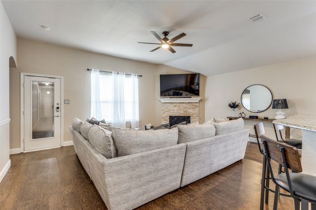 13729 Village Vista Drive, Fort Worth, TX 76052