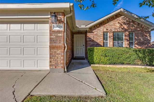 13729 Village Vista Drive, Fort Worth, TX 76052